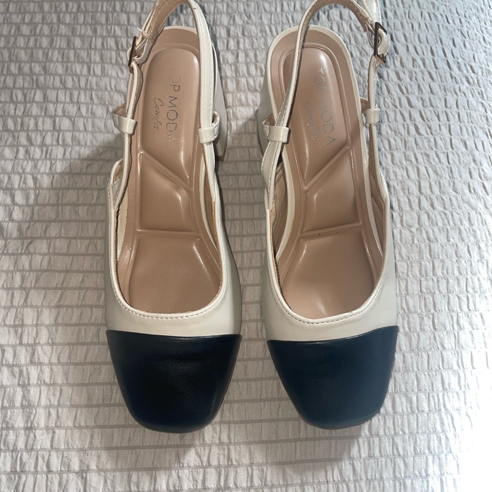 Moda Women's Black and Cream Slingback Shoes